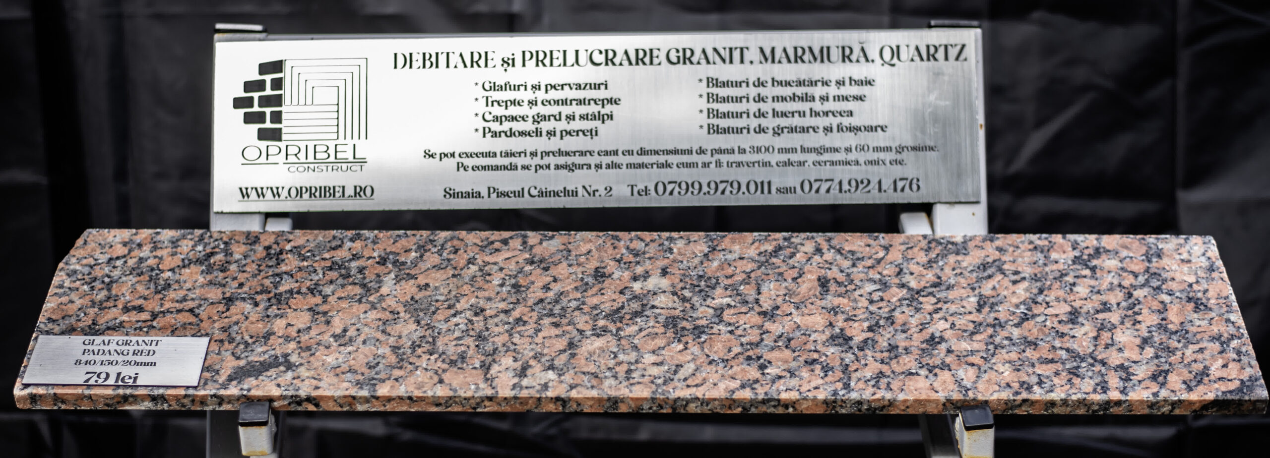 Glaf Padang Red montat pe stand OPRIBEL